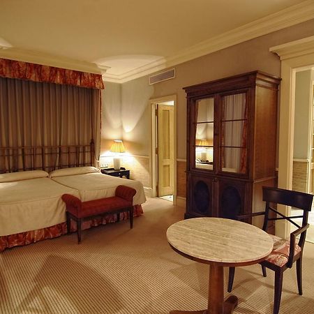 Hotel Adler Madrid Exterior foto