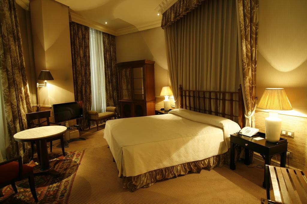 Hotel Adler Madrid Exterior foto
