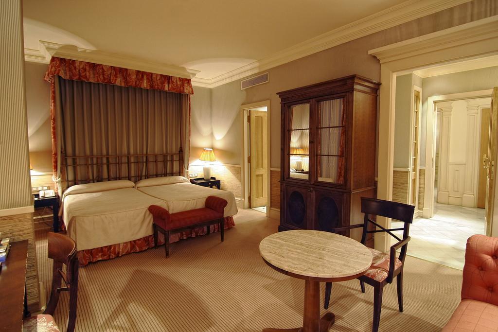 Hotel Adler Madrid Exterior foto