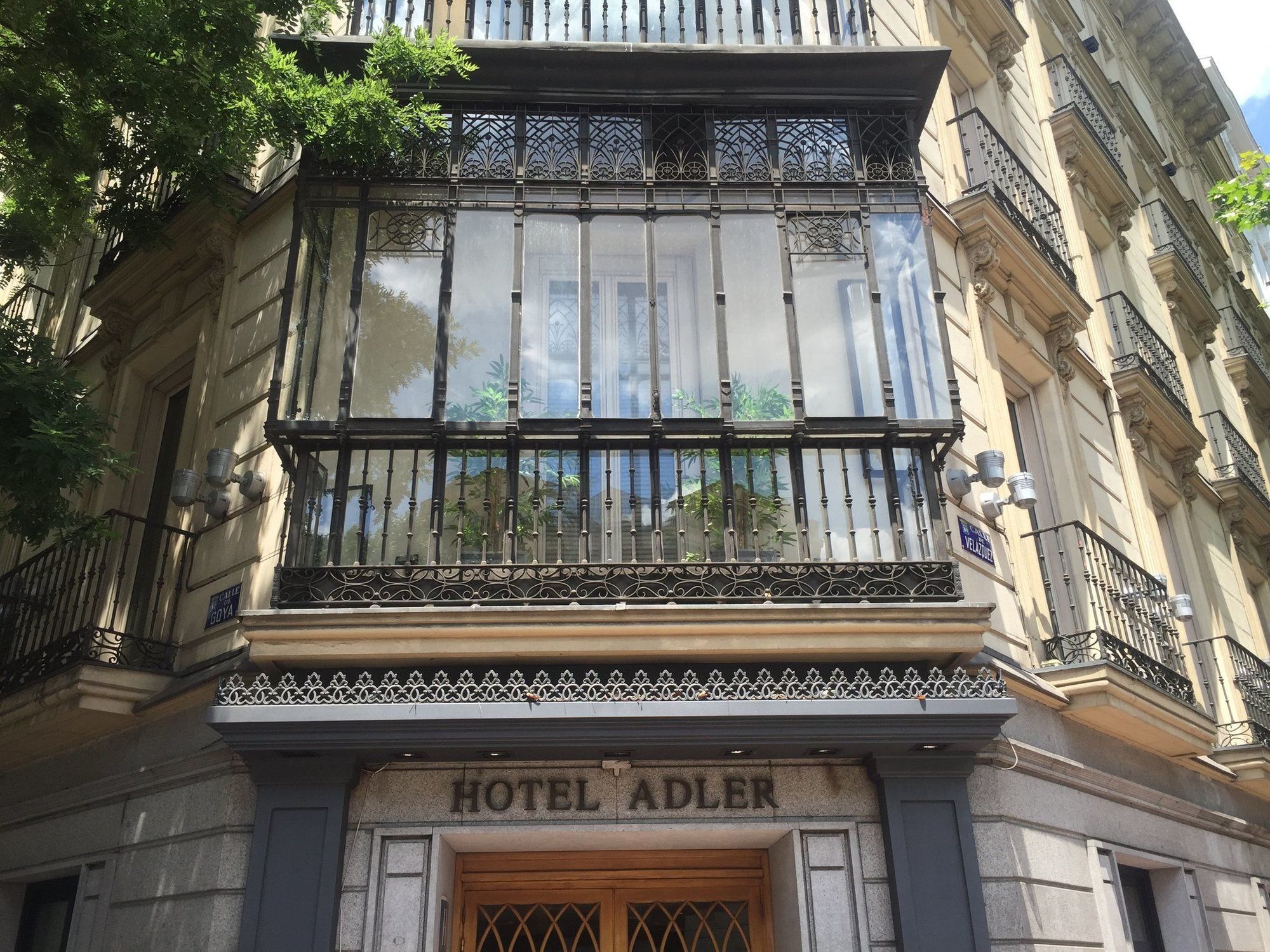 Hotel Adler Madrid Exterior foto
