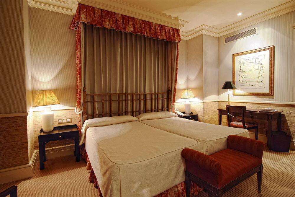 Hotel Adler Madrid Exterior foto